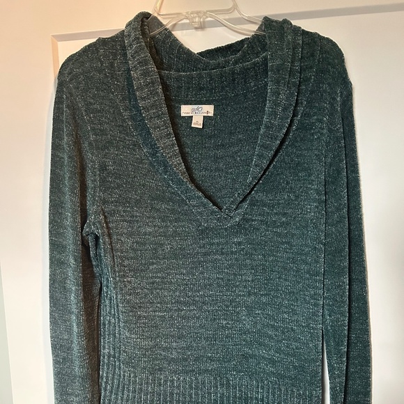 V-neck Sweater - Picture 1 of 3
